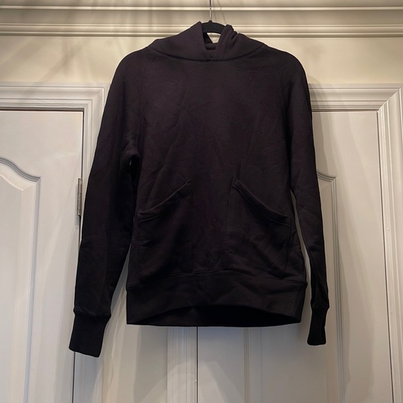 Uniqlo Hoodie with Oversized Pockets and Zippered Hood - Picture 2 of 6